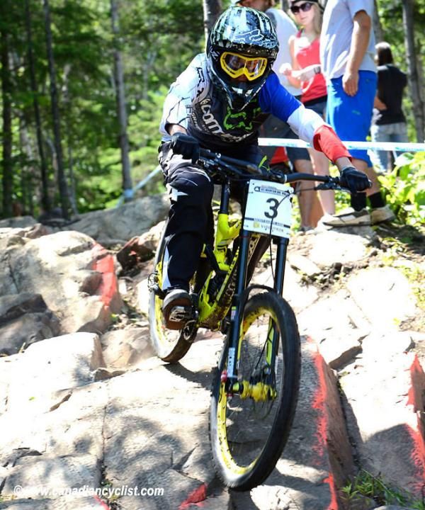 Myriam Nicole (Commencal / Riding Addiction)