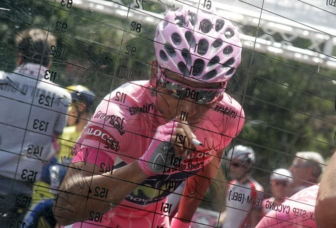 Nairo Quintana signs on for the final Giro stage