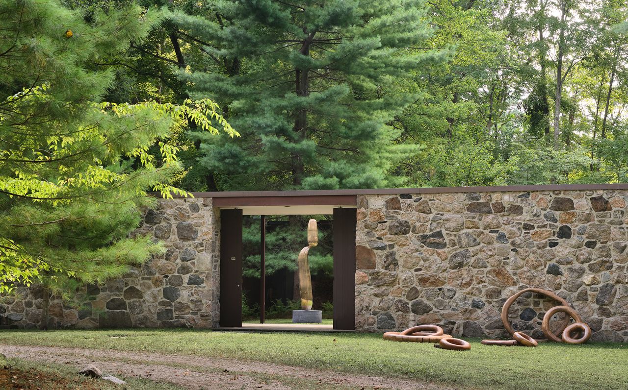 A view of Eliot Noyes&#039; family home in New Canaan, Connecticut