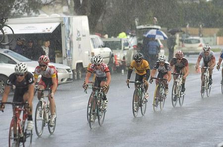 Conditions were hazardous for the peloton just after the start to the stage six criterium in Bairnsdale.