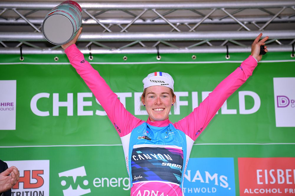 Hannah Barnes int he best British rider jersey