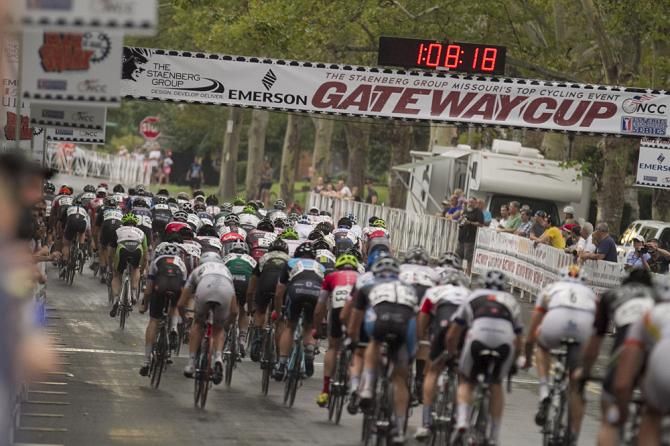 The men's field on the last lap