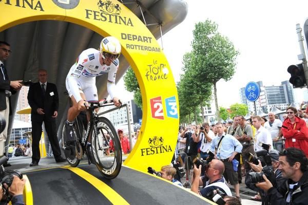Fabian Cancellara (Saxo Bank) is off!