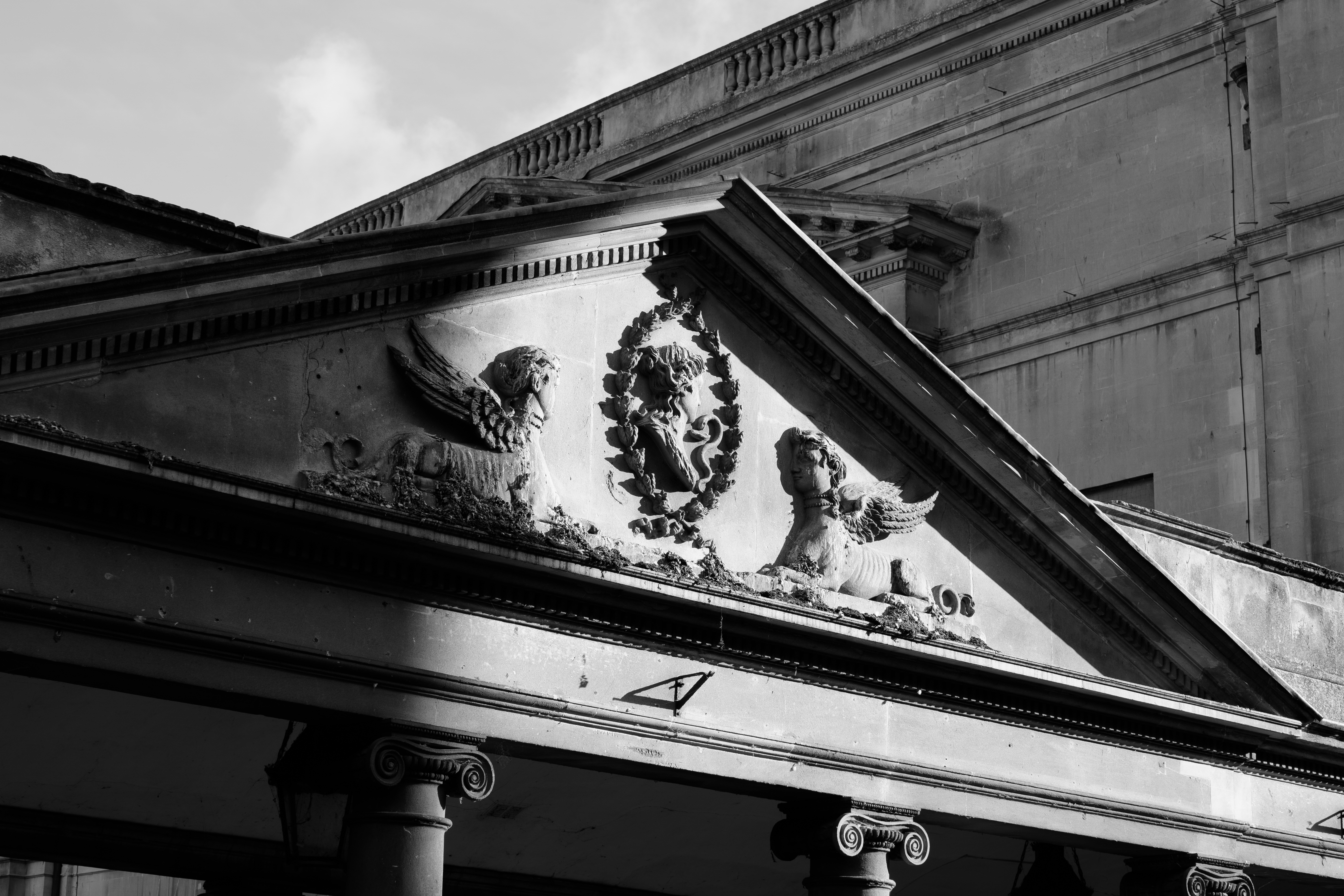 A photo of masonry in black and white