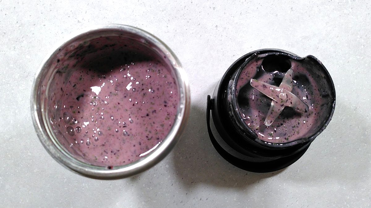 Nutribullet Flip blender containing fully blended smoothie