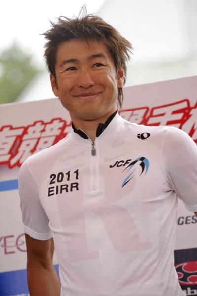 Fumiyuki Beppu (Team RadioShack) wears the Japanese champion's jersey at the award ceremony