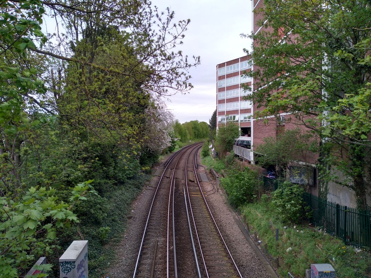 A tour of the Moto G6 Play camera&rsquo;s day-lit highs and (kinda) lows. Auto HDR has exposed this scene well, but look close and you&rsquo;ll see more purple fringing than a Moto G6&rsquo;s shot.