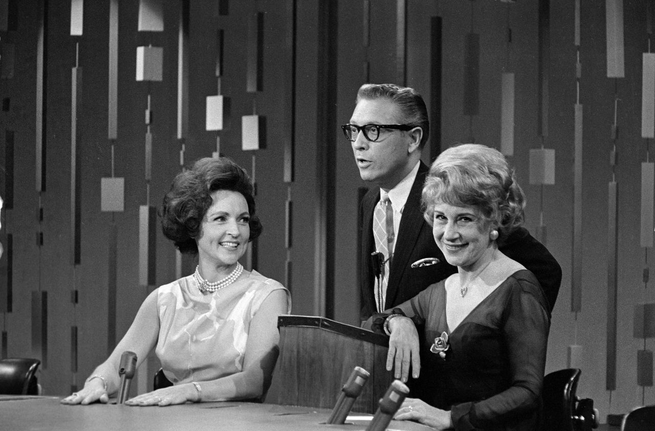Betty White as a guest on the Gameshow PASSWORD in 1965 with host Allen Ludden and guest Arlene Francis