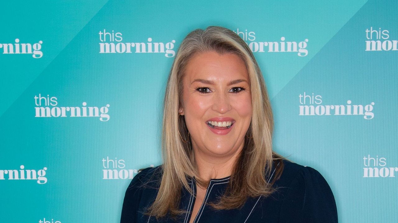 A HEADSHOT OF SARA DAVIES