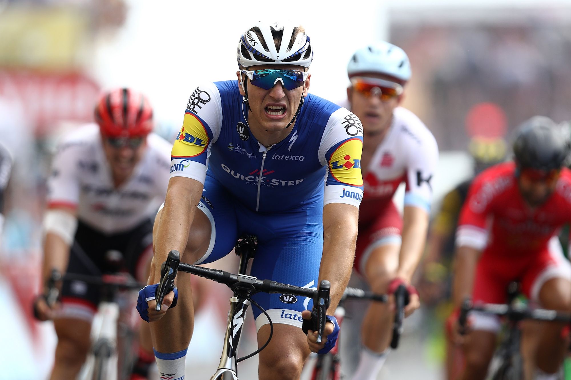 www.cyclingweekly.com
