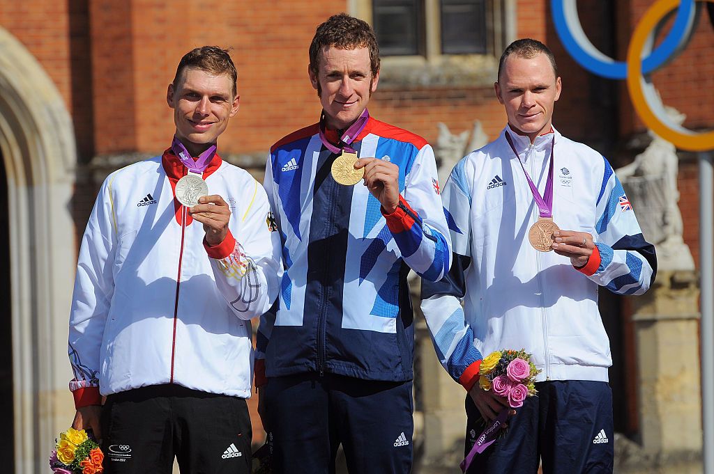 Londen Olympics / Cycling: Road Time Trial Men
Podium / Tony MARTIN (Ger) Silver Medal / Bradley WIGGINS (Gbr) Gold Medal / Christopher FROOME (Gbr) Bronze Medal / Celebration Joie Vreugde / Hampton Court Palace /
Contre la Montre Hommes / Tijdrit Mannen / TT /
London Olympic Games Jeux Olympique Londres Olympische Spelen Londen / 2012 OG /(c)Tim De Waele
