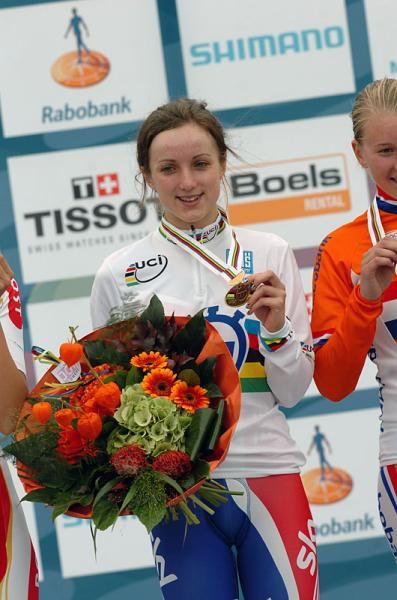 After finishing second in 2011, Elinor Barker (Great Britain) returned to win the Junior women's time trial world championship in 2012.