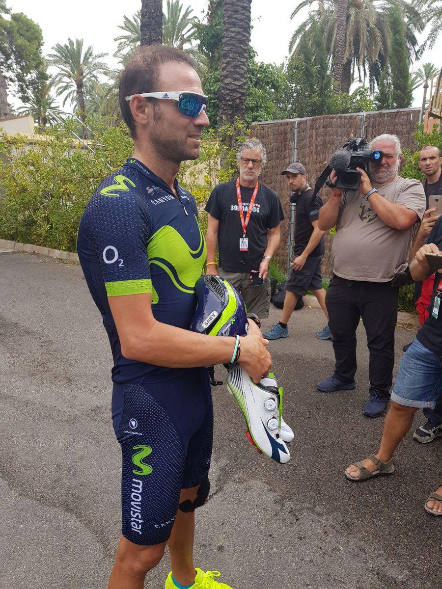 Alejandro Valverde gets ready for a training ride with his teammates