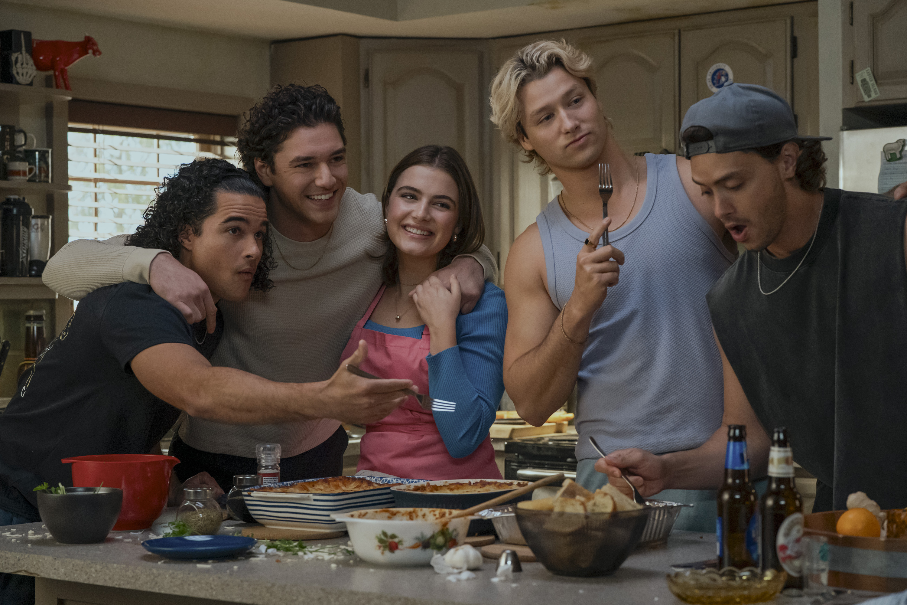 Jalen Thomas Brooks as John, Belmont Cameli as Garrett, Ella Bright as Hannah, Stephen Kalyn as Dean and Antonio Cipriano as John in Off Campus