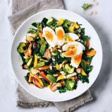 Healthy breakfast ideas: An egg salad with vegetables