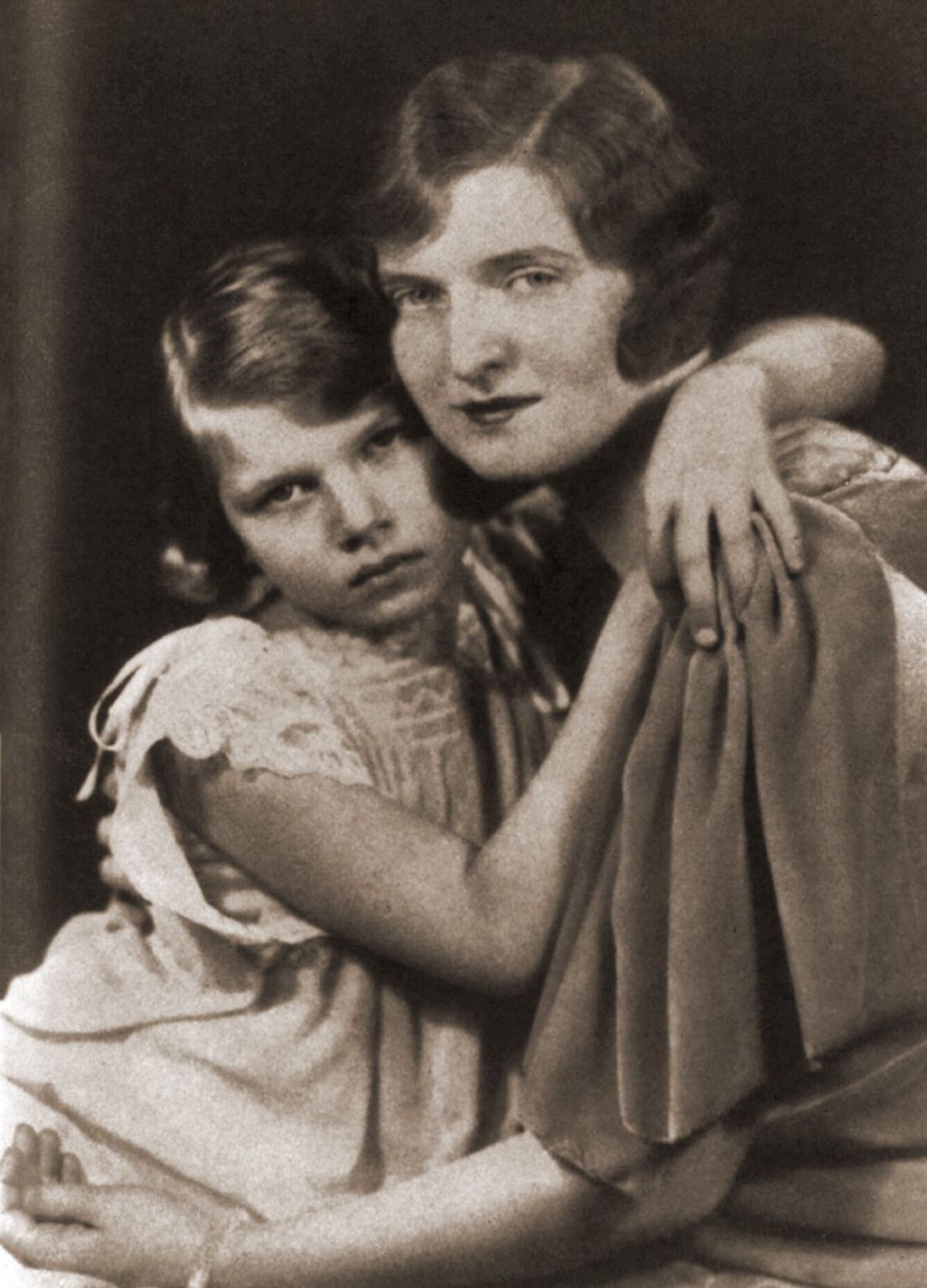 A sepia photograph of Nan Britton and her daughter
