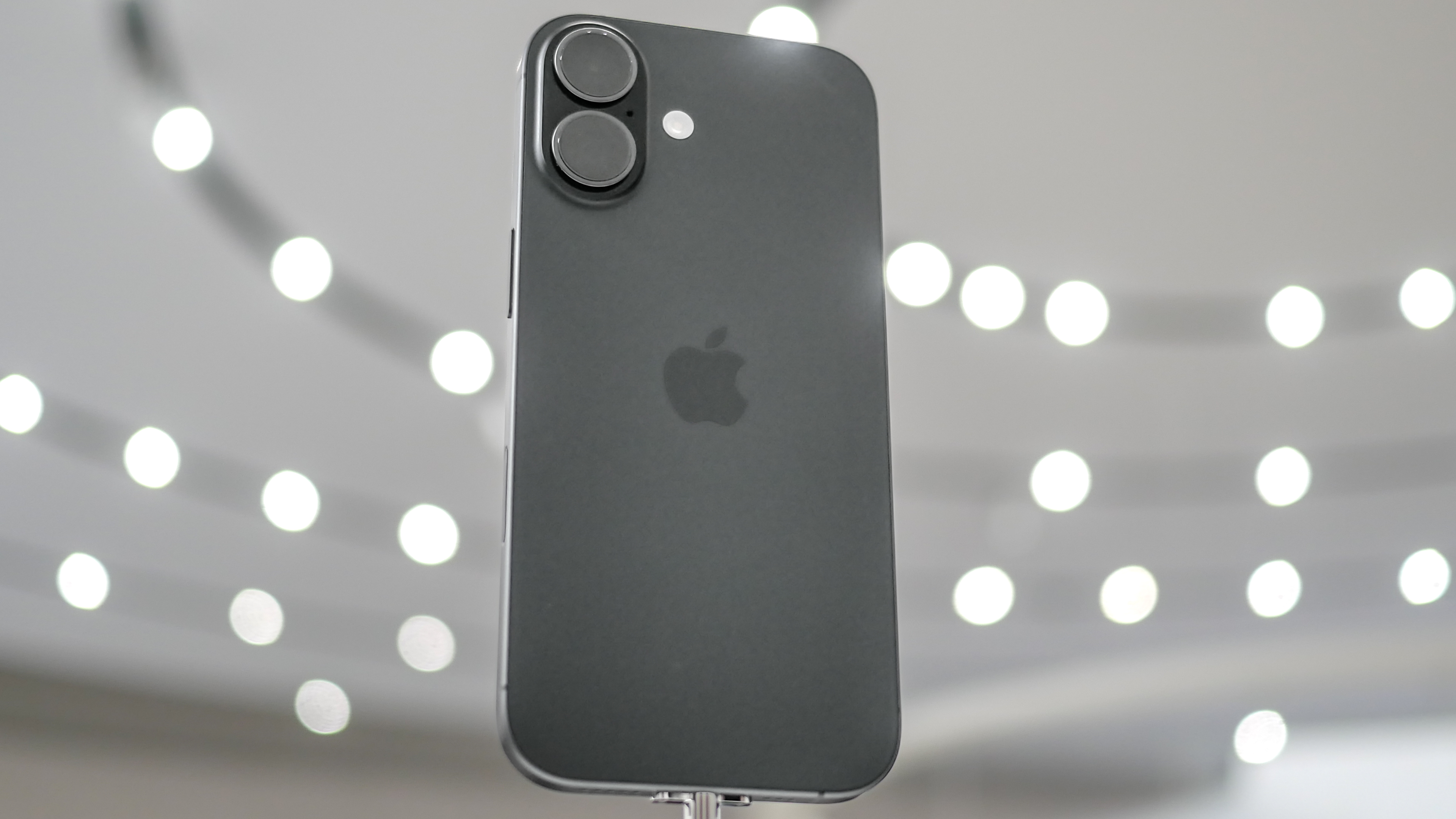 Apple iPhone 17 hands-on.