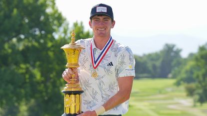 Nick Dunlap with the US Amateur trophy