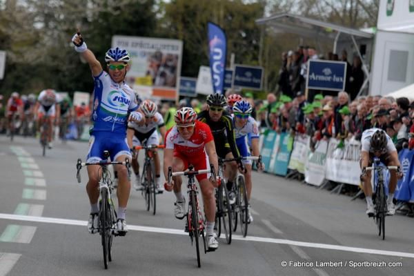 Julien Simon (Saur Sojasun) wins the Tour de Finistere
