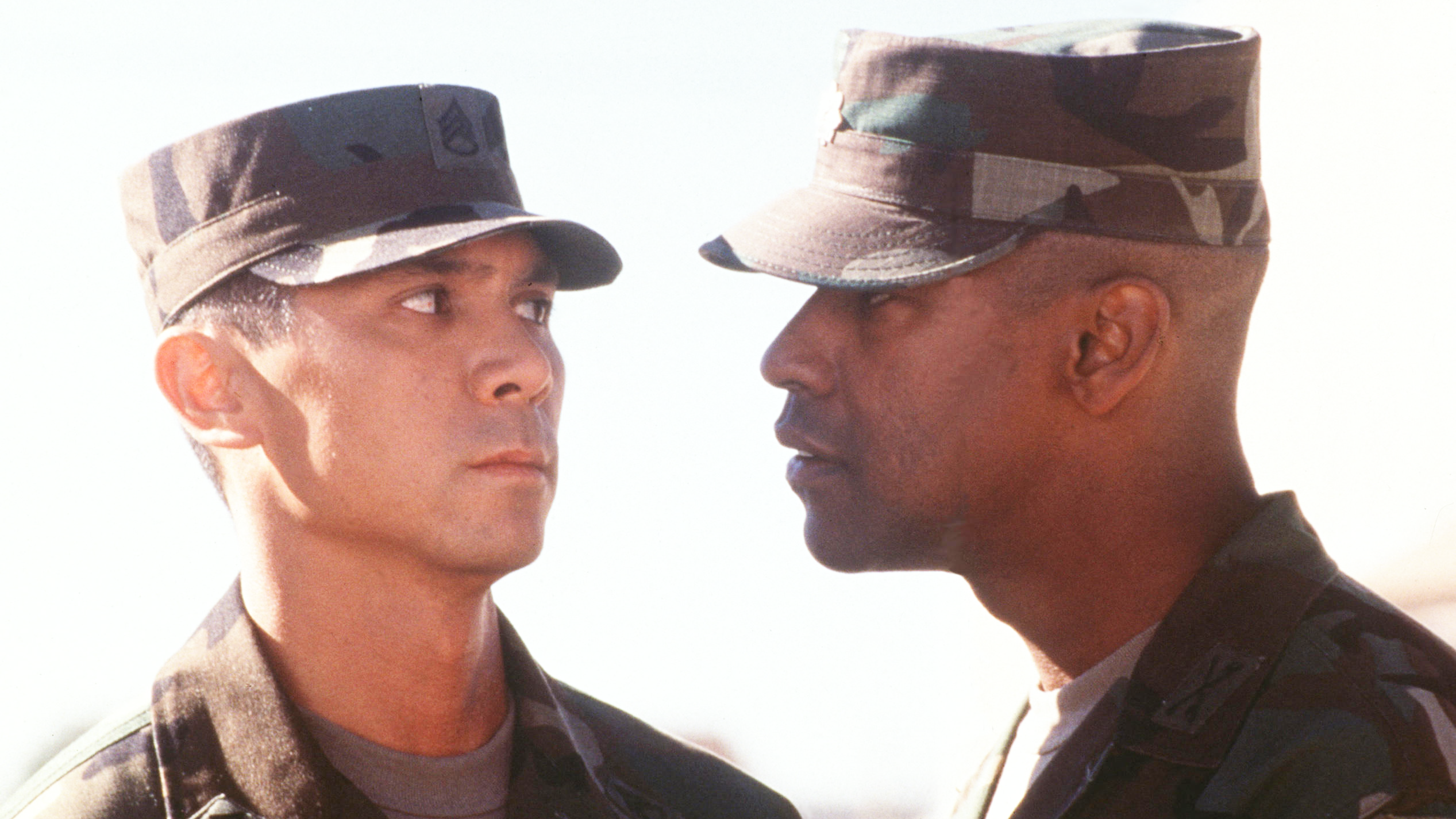 (L-R) Lou Diamond Phillips and Denzel Washington in "Courage Under Fire" (1996).