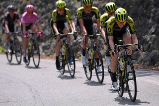 The six-rider Mitchelton-Scott team that won the 2019 Giro Rosa with Annemiek van Vleuten