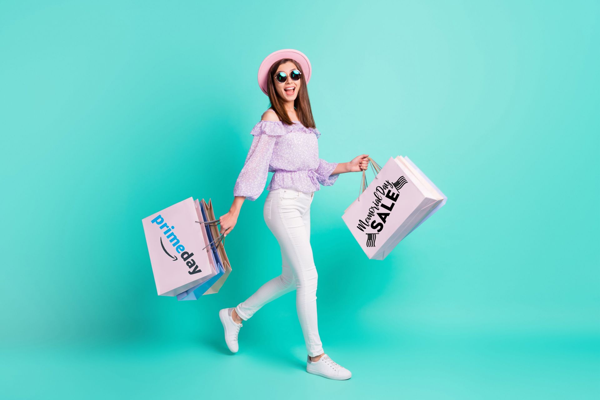 Go holding. девушка держит бумагу в руках. фирма go. экологичная стильная одежда. Go holding.