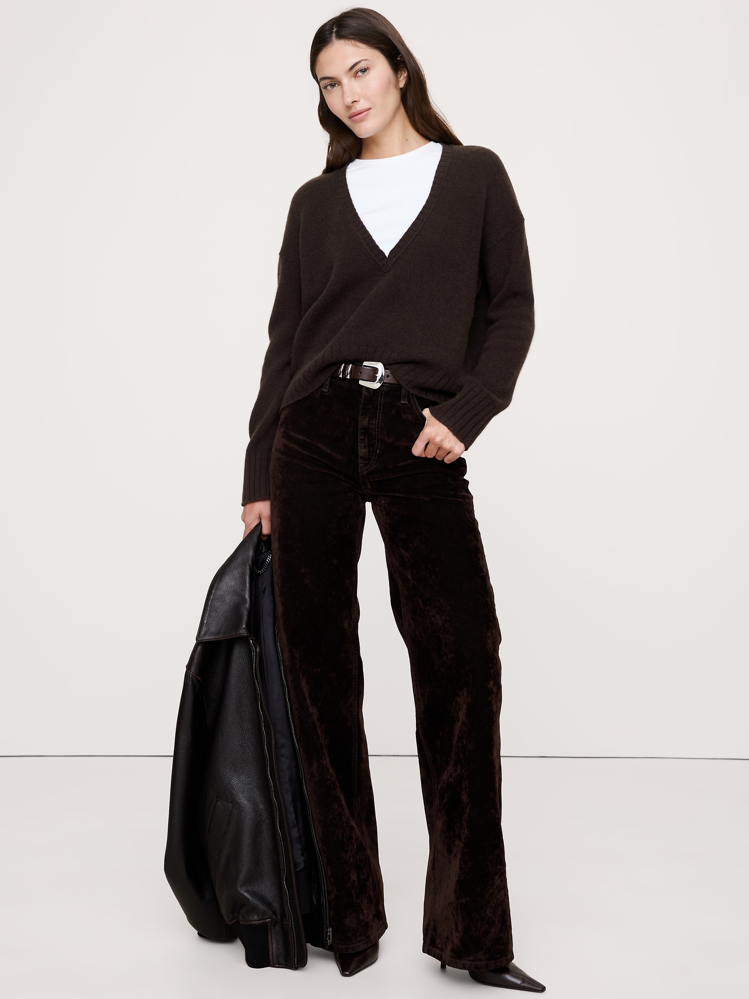 Lightweight Cashmere Low V-Neck Sweater