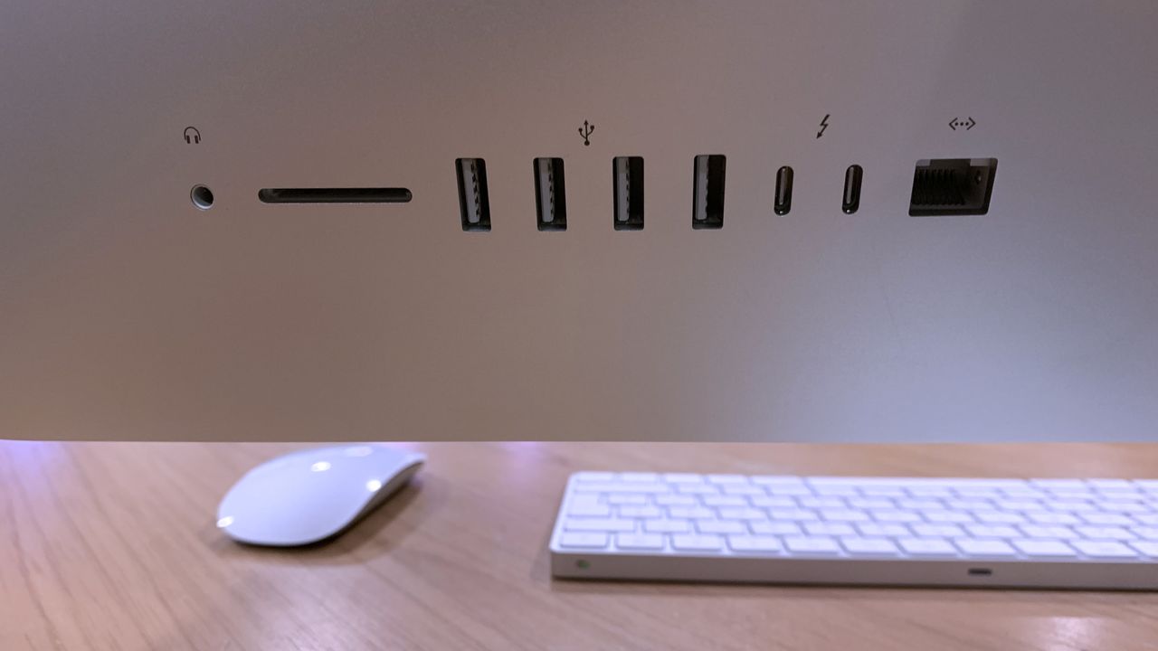 Apple iMac 21.5-inch (2019) ports