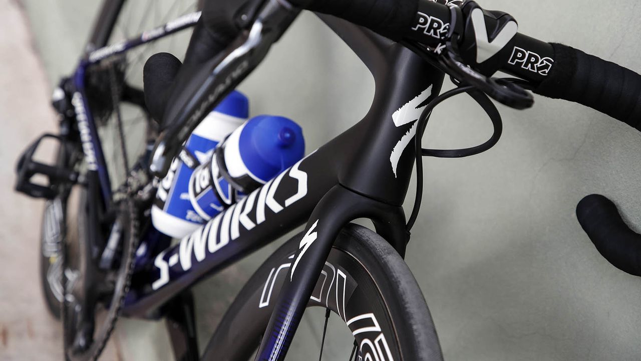 The fade is on the lower half of the Frenchman's bike
