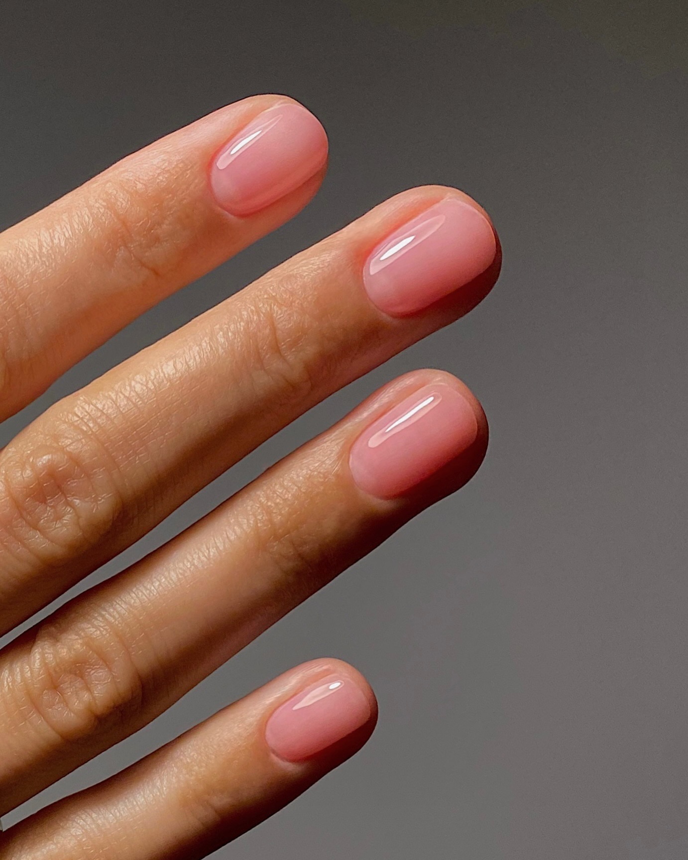 A jelly pink manicure by Mate Janova