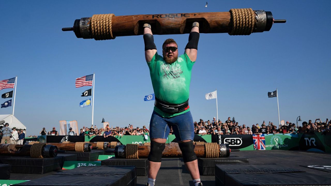 Tom Stoltman doing log press at World&#039;s Strongest Man