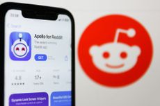 Apollo for Reddit displayed on a phone screen and Reddit logo displayed on a screen