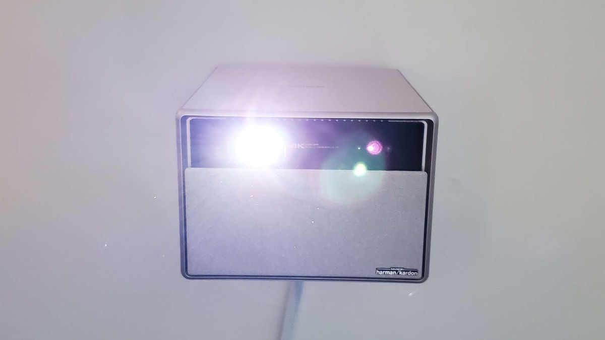 XGIMI Horizon Ultra 4K HDR projector