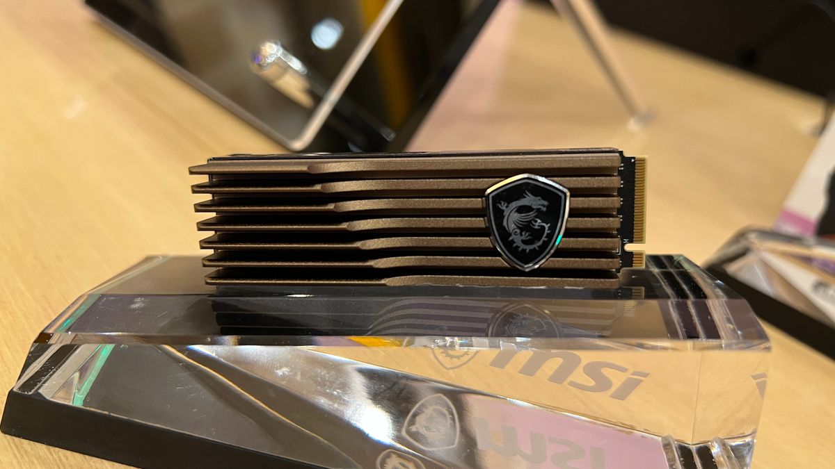 MSI Spatium M570