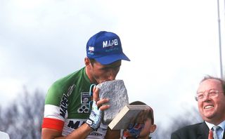 Andrea Tafi wins the 1999 Paris-Roubaix