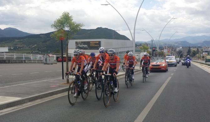 The wome's Dutch team on the 2014 World's course in Marianne Vos