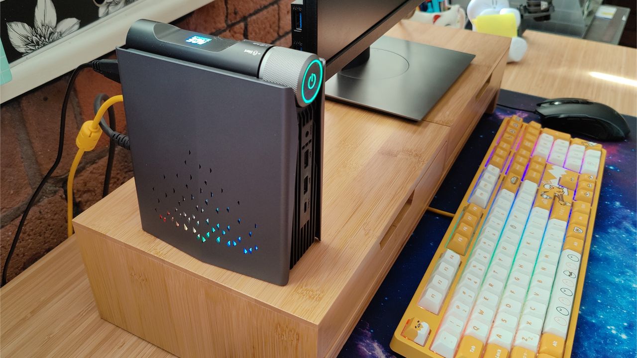 AceMagician AMR5 mini PC