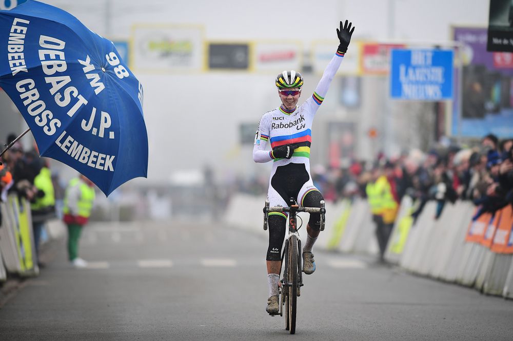 Thalita De Jong takes victory at Brico Cross Bredene