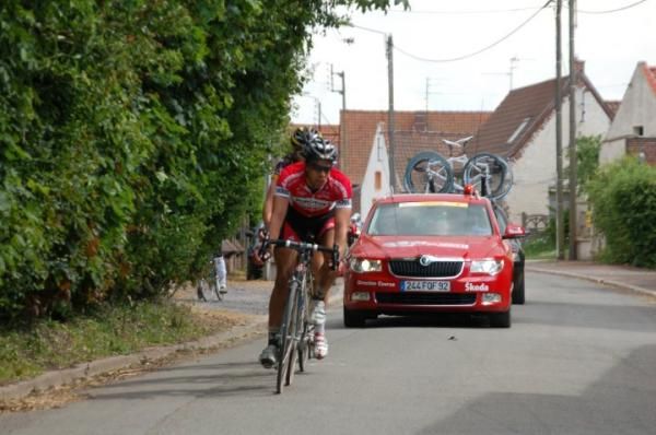 Jens Debusschere (Pws-Eijssen Cycling Team) takes a pull
