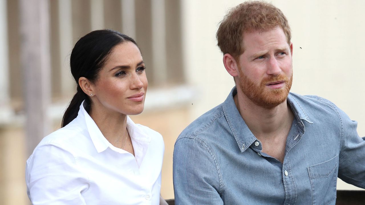 dubbo, australia october 17 prince harry, duke of sussex and meghan, duchess of sussex visit a local farming family, the woodleys, on october 17, 2018 in dubbo, australia the duke and duchess of sussex are on their official 16 day autumn tour visiting cities in australia, fiji, tonga and new zealand photo by chris jackson poolgetty images