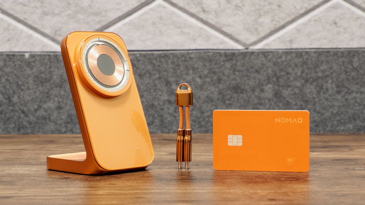 Nomad Tracking Card Pro.