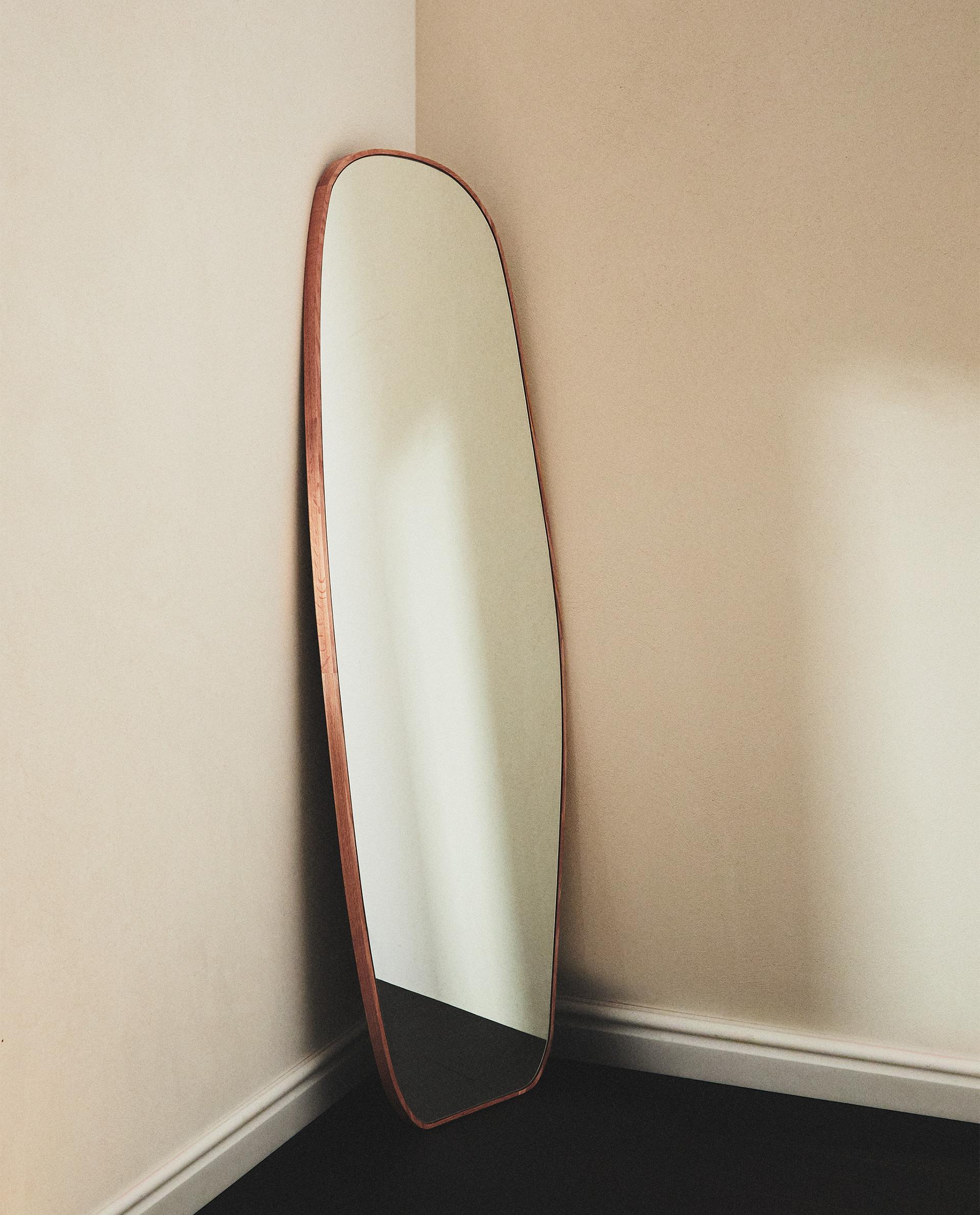 Irregular Stem Mirror