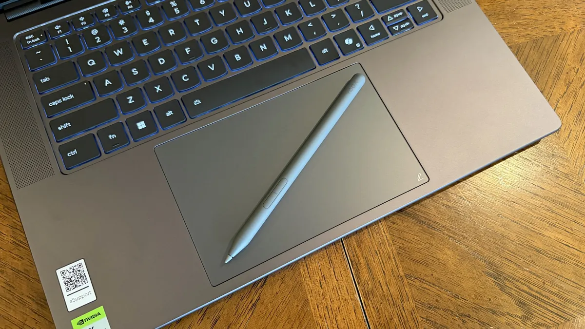 Использование пера Yoga Pen Gen 2 на сенсорной панели Lenovo Pro 9n