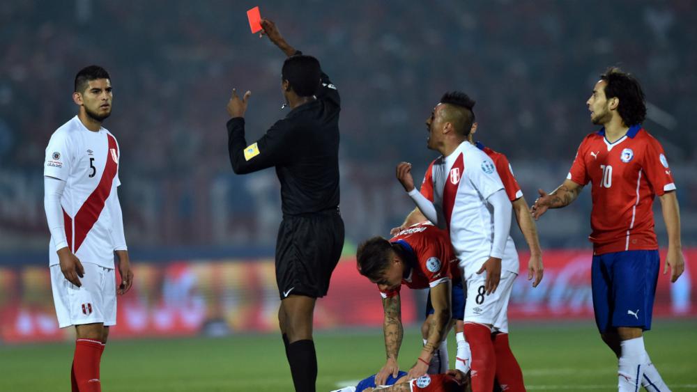 Chile Peru Zambrano S Red Card Helps Hosts Into Copa Final