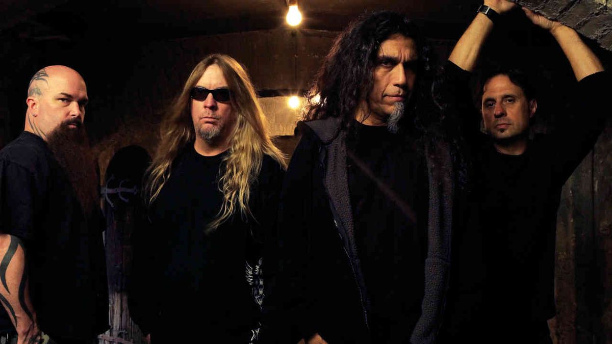 Slayer posing for a photograph in 2006