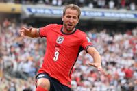 Harry Kane celebrates scoring his team's second goal during the 2026 World Cup Group L football match between Panama and England. (Photo by ANGELA WEISS / AFP)