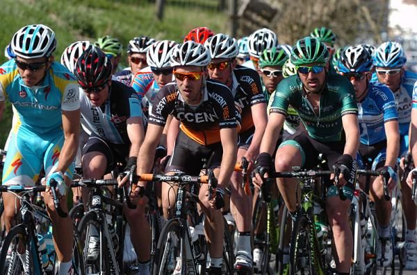 The peloton in action during stage 1 at the Three Days of De Panne.
