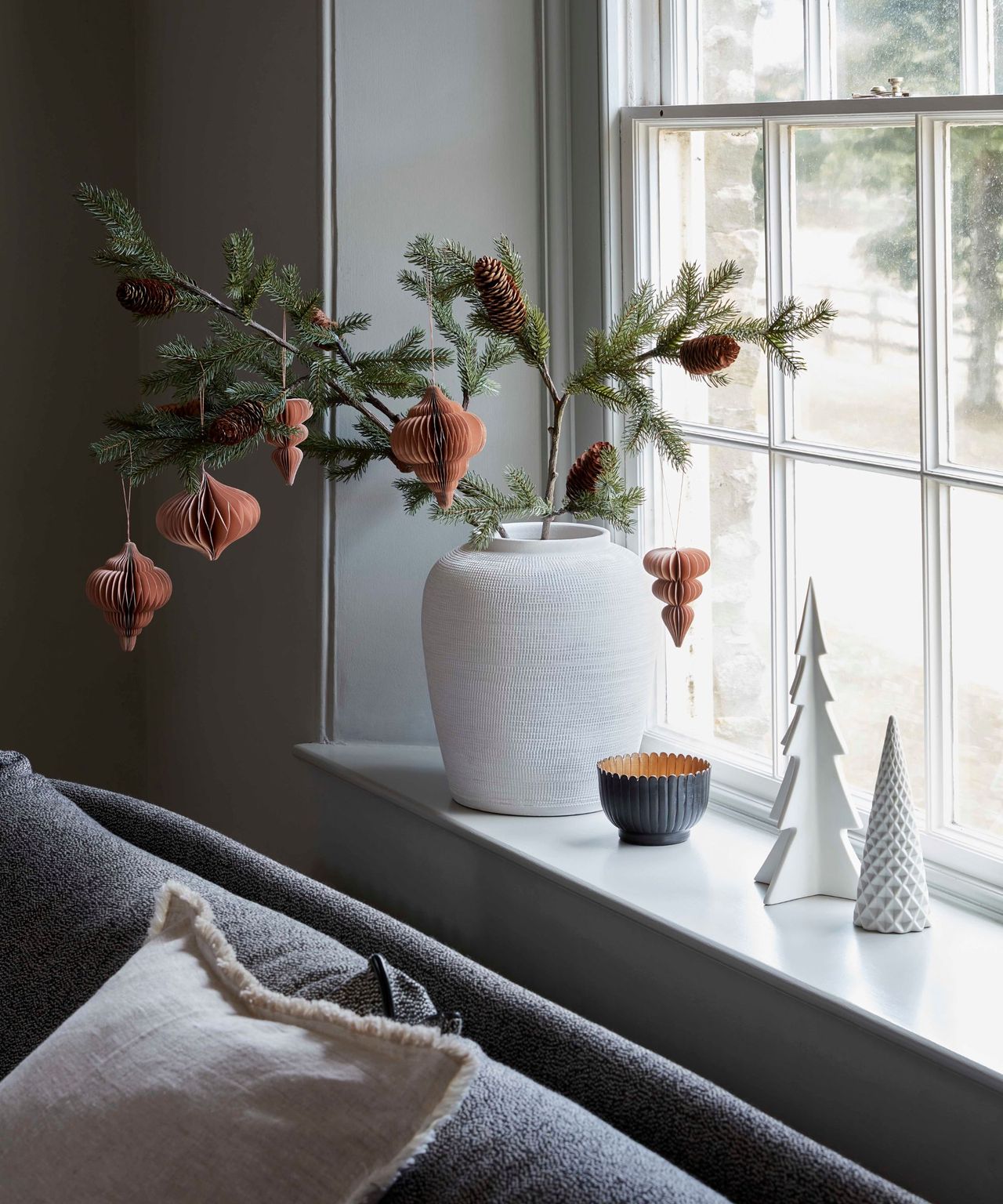 Christmas window decor ideas: 20 festive ideas you'll love | Homes ...