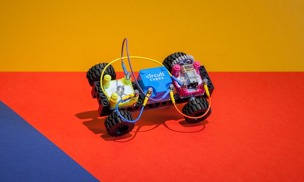 Tenka Labs Circuit Cubes: A Simple and Affordable STEM Starter Kit ...
