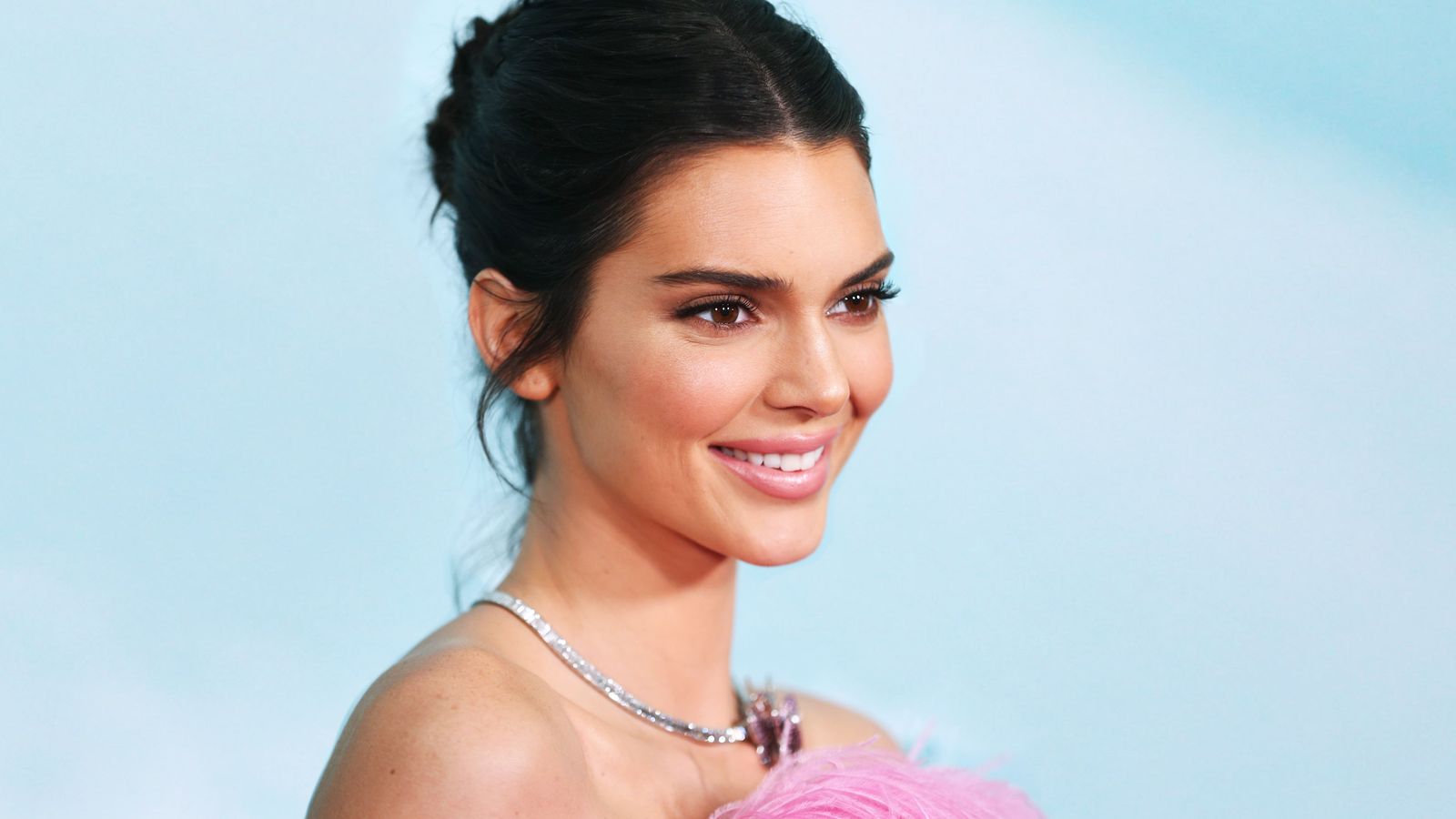 Kendall Jenner Shared With Me Her Teeth Whitening Tips and 2019 Vibe ...